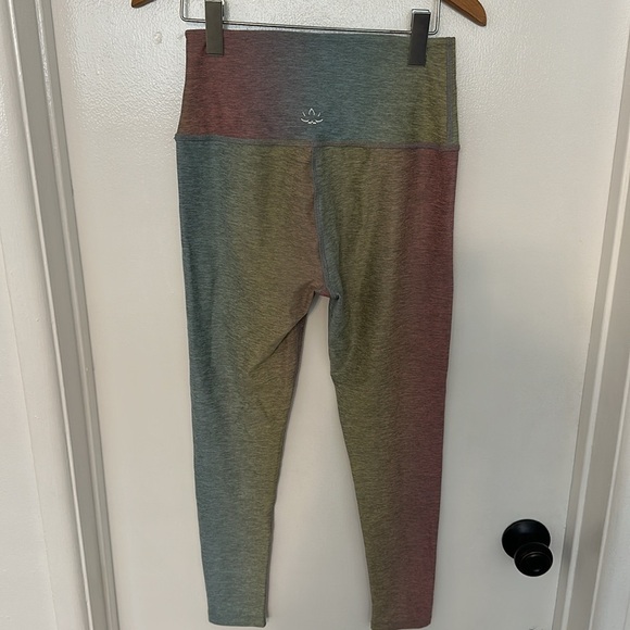 Beyond Yoga Multicolor Nebula Leggings Size Medium - Picture 4 of 6